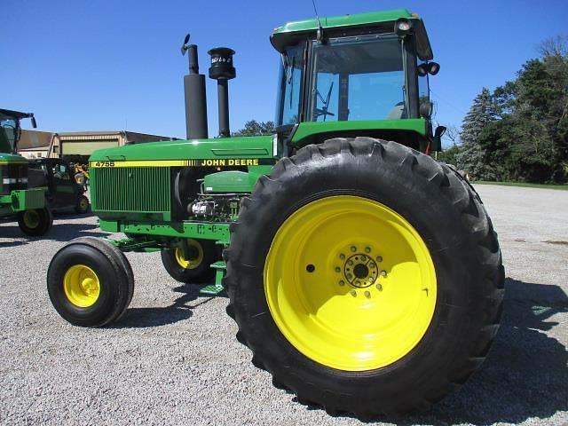 Image of John Deere 4755 equipment image 4