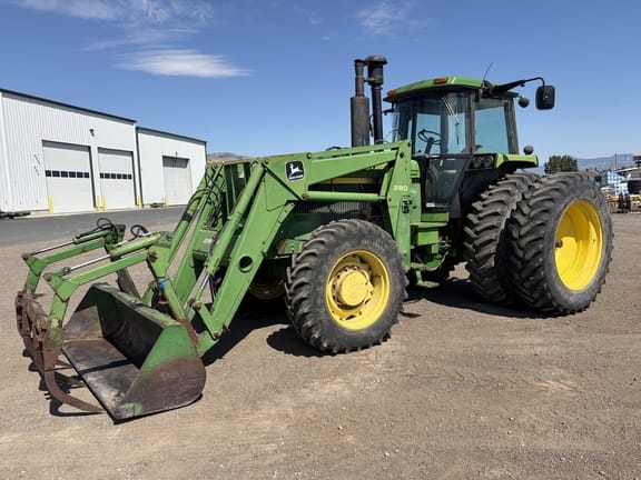 1990 John Deere 4755 Equipment Image0