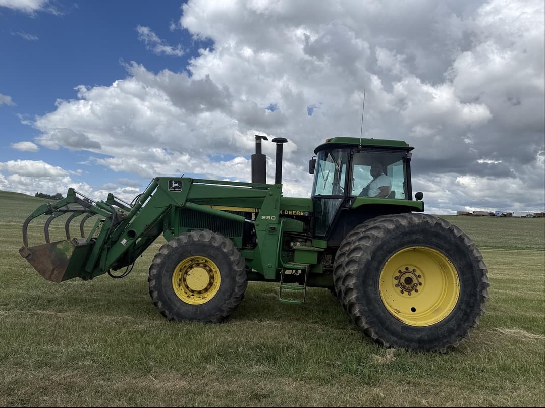 Image of John Deere 4755 Primary image