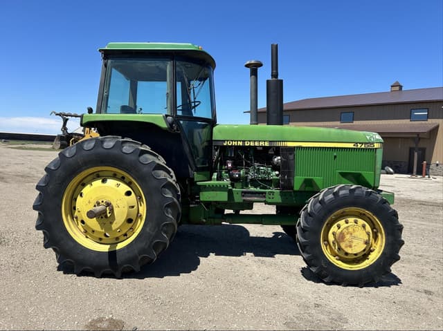 Image of John Deere 4755 equipment image 3