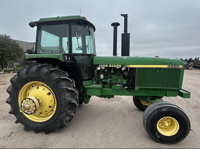 Image of John Deere 4955 equipment image 1