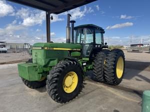 1990 John Deere 4955 Image