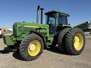 1990 John Deere 4955 Image