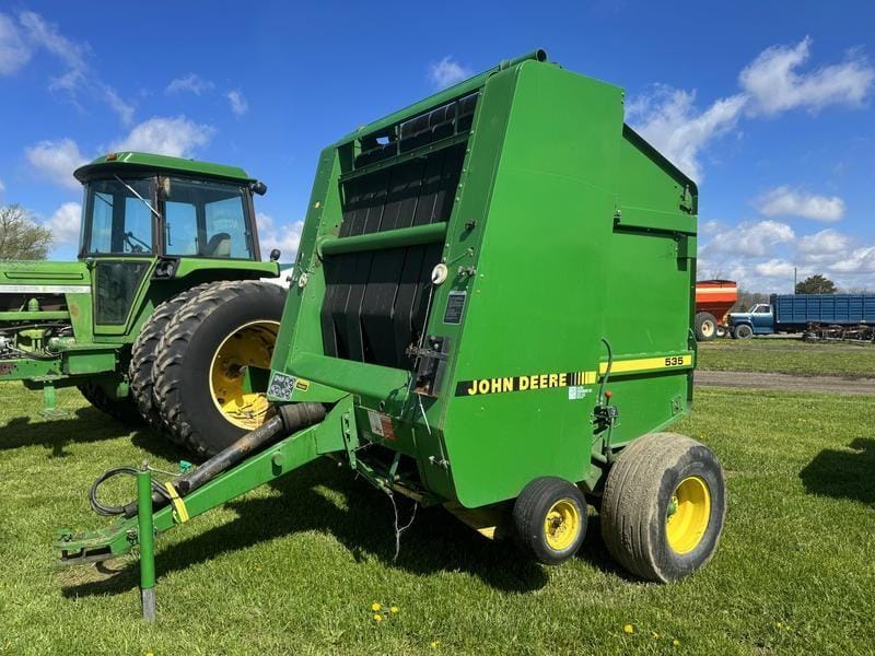 1990 John Deere 535 Equipment Image0