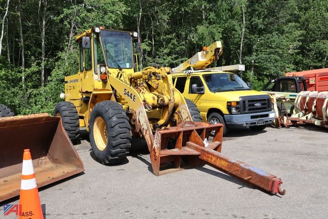 Image of John Deere 544E equipment image 1