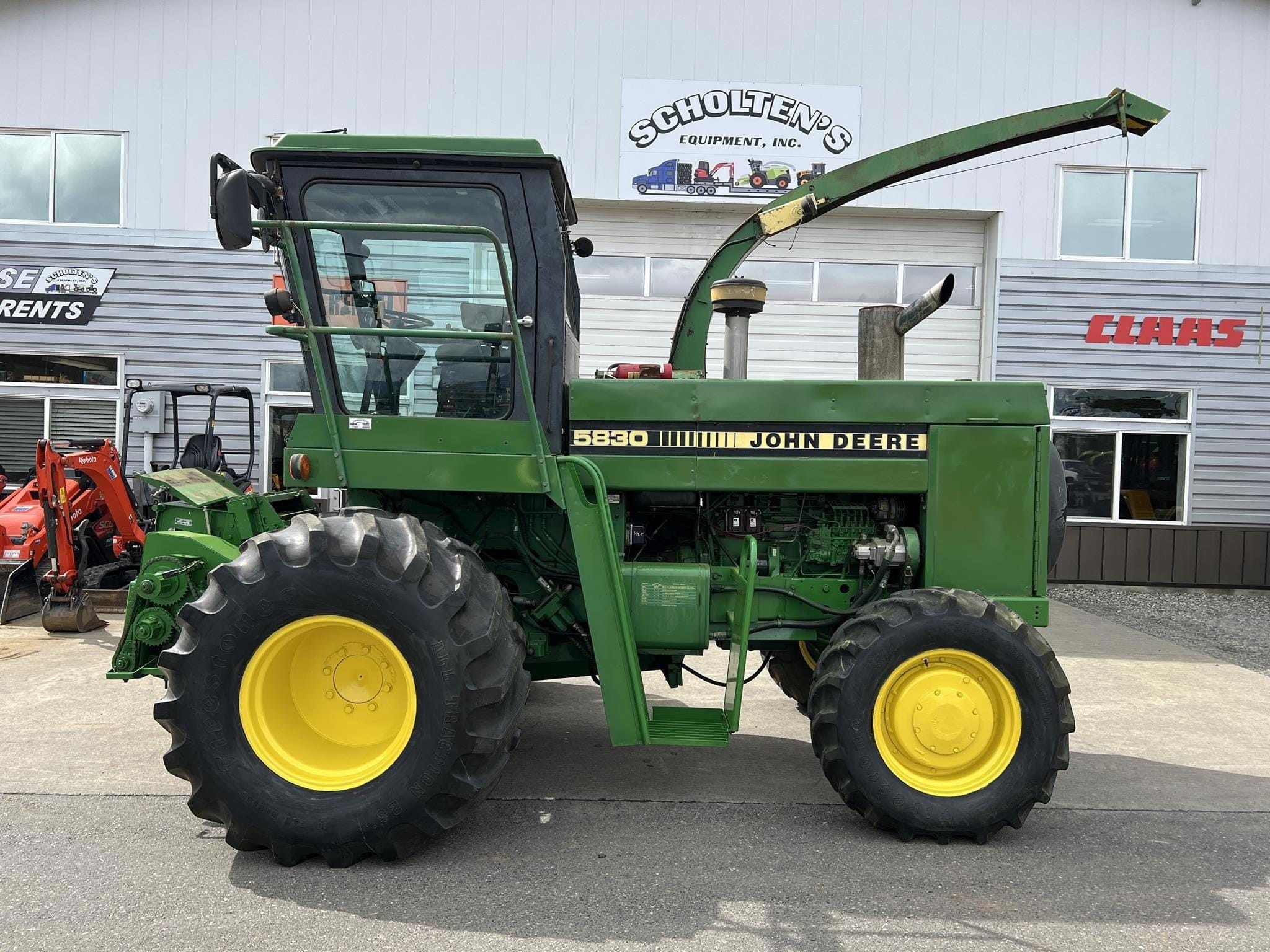 1990 John Deere 5830 Equipment Image0
