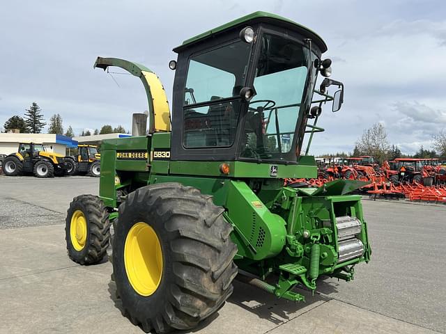 Image of John Deere 5830 equipment image 3