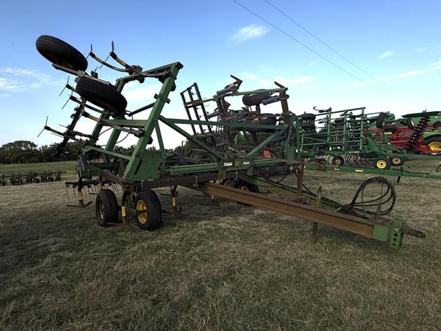 Image of John Deere 610 equipment image 2