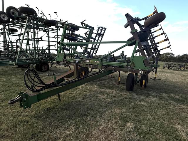 Image of John Deere 610 equipment image 1