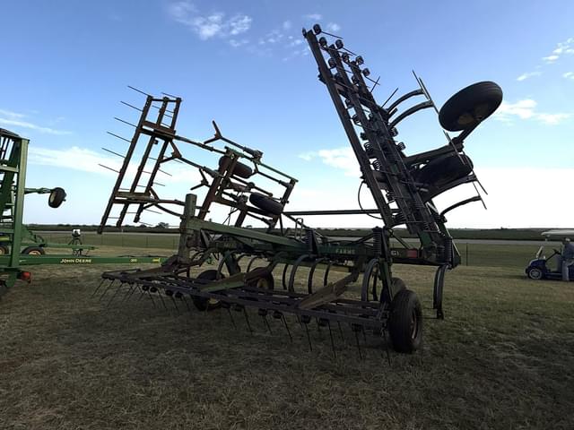 Image of John Deere 610 equipment image 3