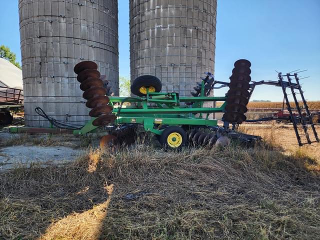 Image of John Deere 630 equipment image 1