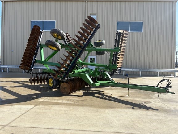 1990 John Deere 630 Equipment Image0