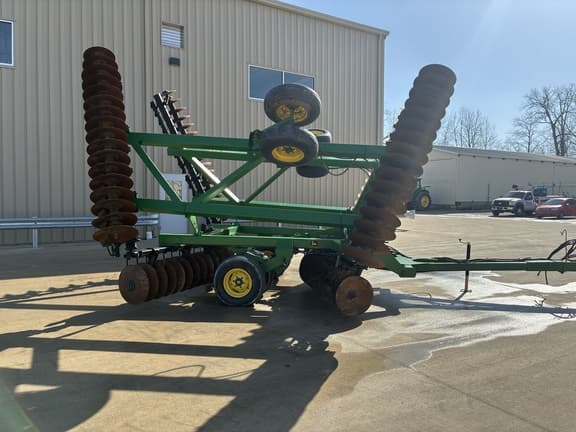 Image of John Deere 630 equipment image 1