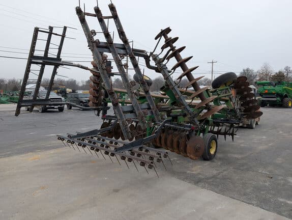 Image of John Deere 630 equipment image 4