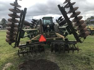 1990 John Deere 630 Image