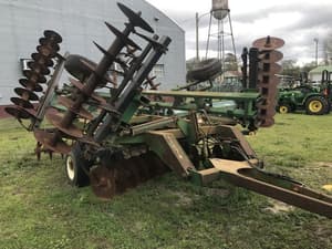 1990 John Deere 630 Image