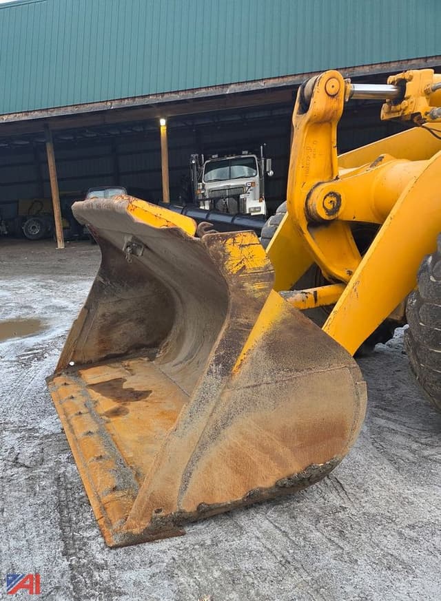 Image of John Deere 644E equipment image 1