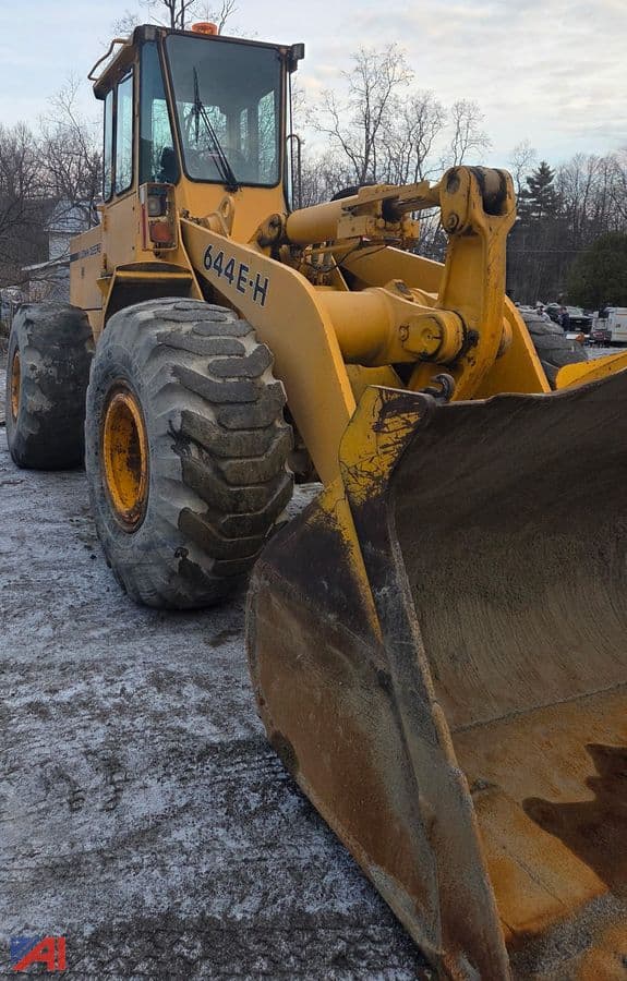 Image of John Deere 644E equipment image 3