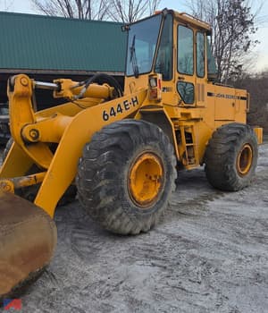 1990 John Deere 644E Image