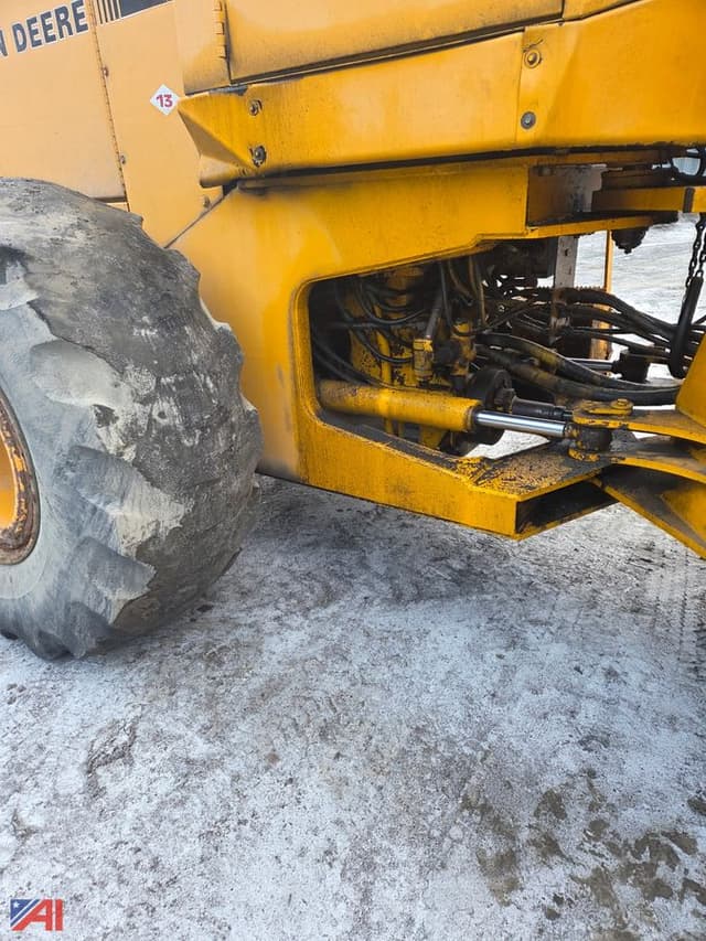 Image of John Deere 644E equipment image 4