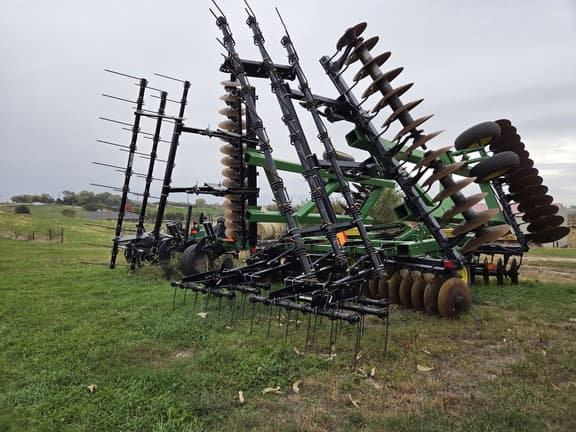 Image of John Deere 650 equipment image 3