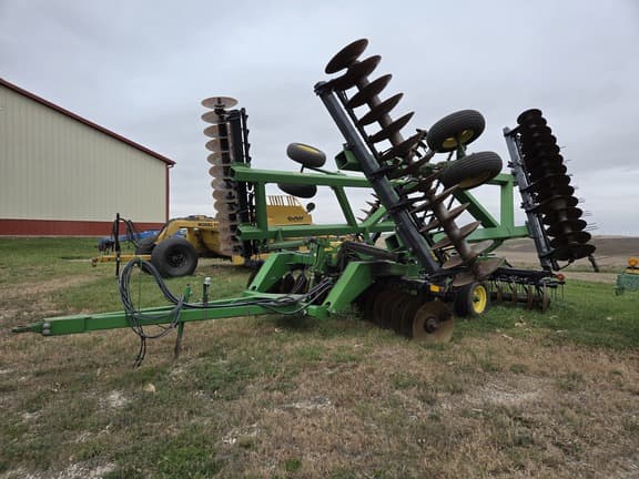 Image of John Deere 650 equipment image 1