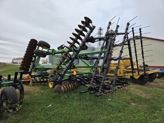 Image of John Deere 650 equipment image 3