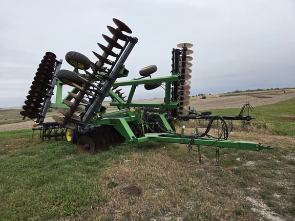 Image of John Deere 650 equipment image 1