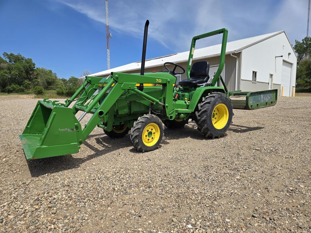 Image of John Deere 670 Primary image