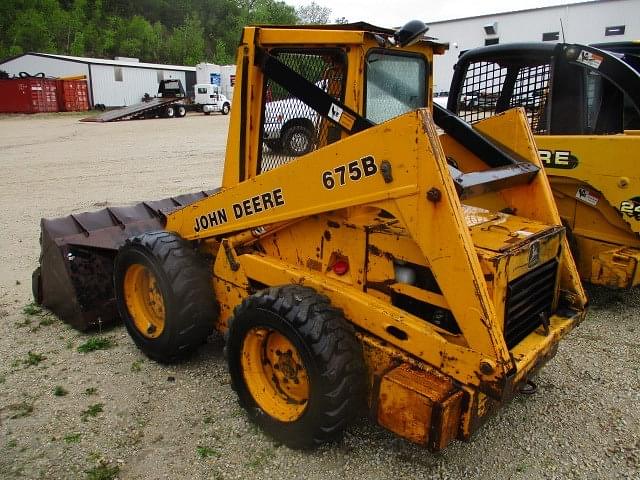 Image of John Deere 675B Primary Image