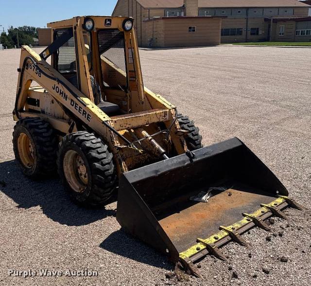 Image of John Deere 675B equipment image 2