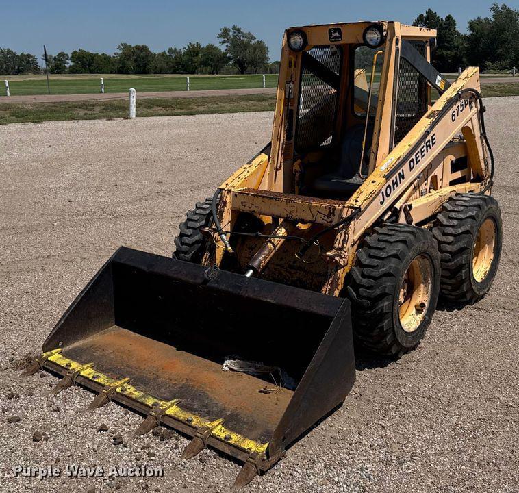 Image of John Deere 675B Primary image