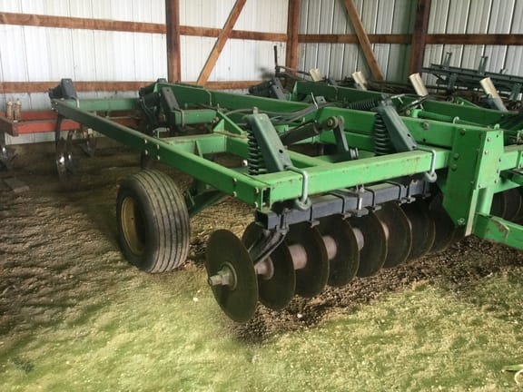 1990 John Deere 714 Equipment Image0