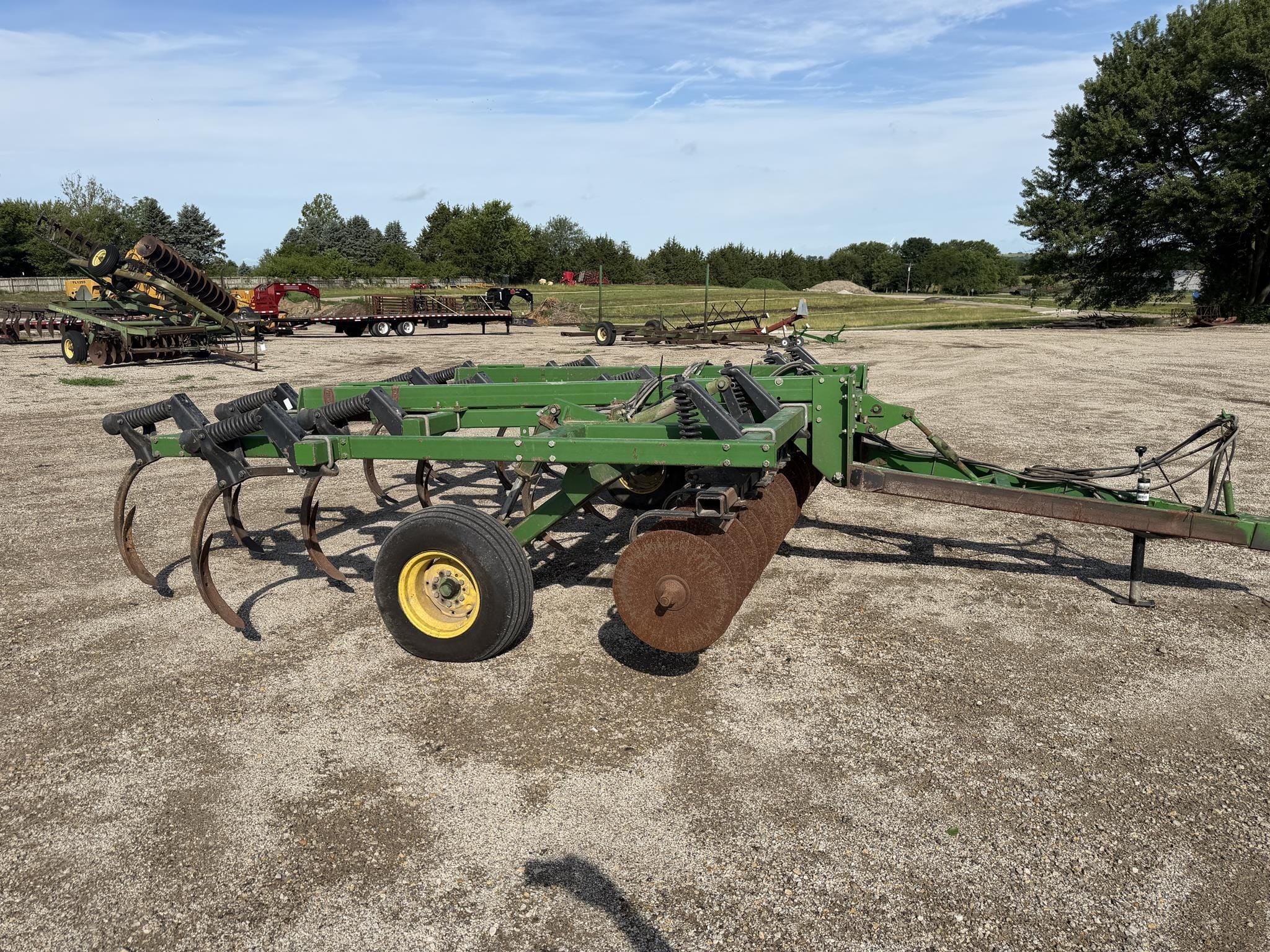 1990 John Deere 714 Equipment Image0