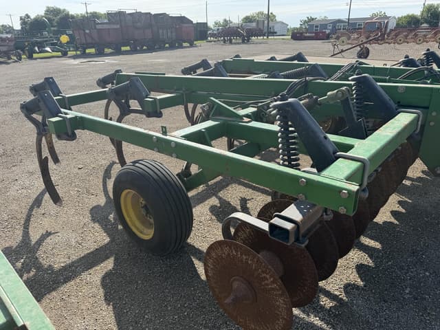 Image of John Deere 714 equipment image 4