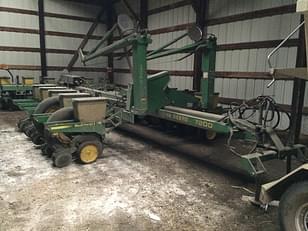 Main image John Deere 7200