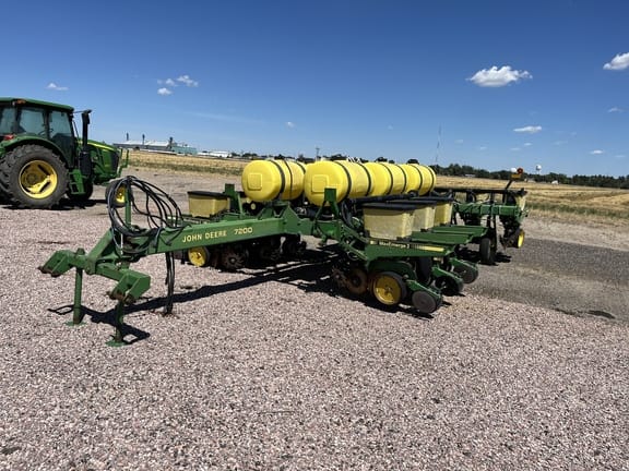 Main image John Deere 7200
