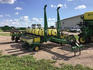 Main image John Deere 7200