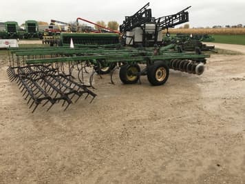 Main image John Deere 724