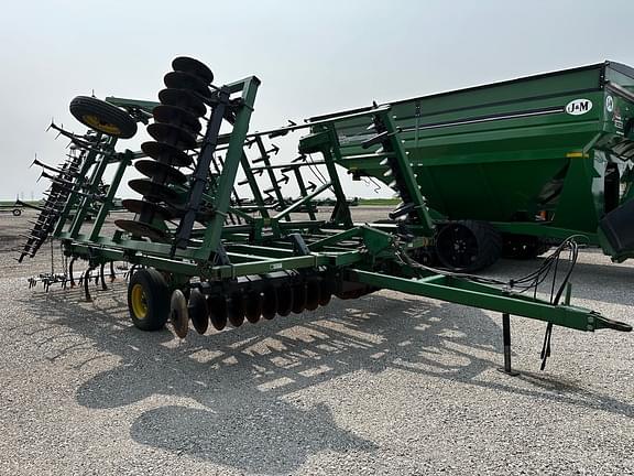 Image of John Deere 724 equipment image 3