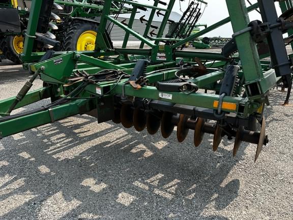 Image of John Deere 724 equipment image 1