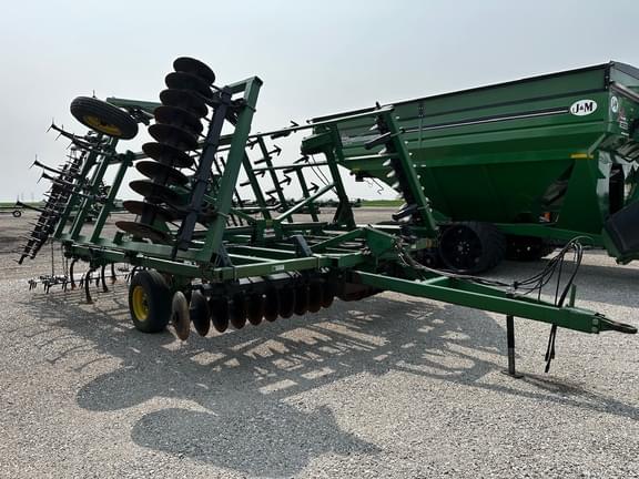 Image of John Deere 724 equipment image 3