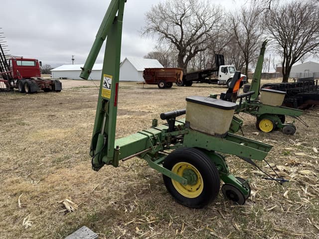 Image of John Deere 7300 equipment image 2
