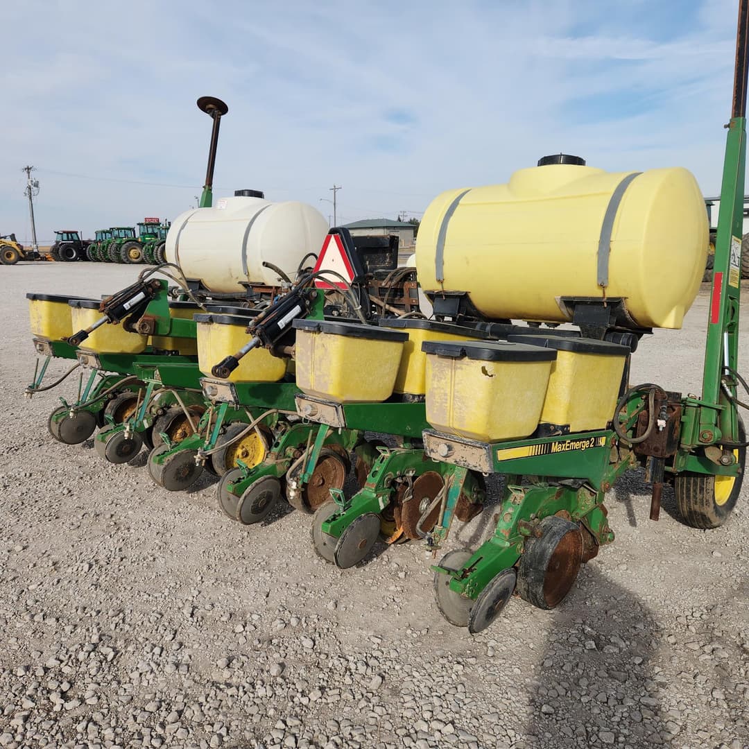 Image of John Deere 7300 Primary image