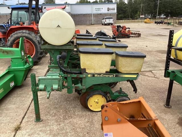 Image of John Deere 7300 equipment image 2