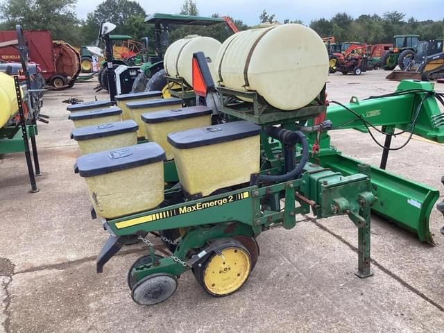 Image of John Deere 7300 equipment image 4