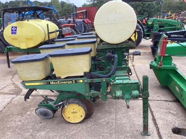 Image of John Deere 7300 equipment image 3