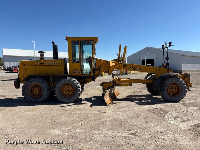 Image of John Deere 770BH equipment image 3