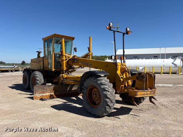 Image of John Deere 770BH equipment image 2