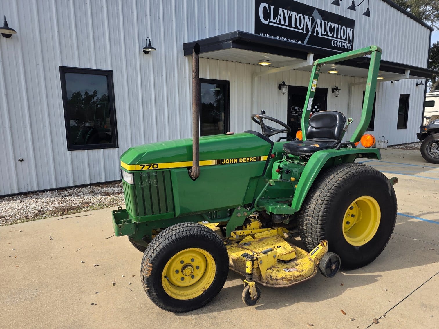 1990 John Deere 770 Equipment Image0